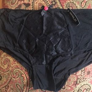 Adore Me NWT Black Nylon panty with red rose detail in front size XL